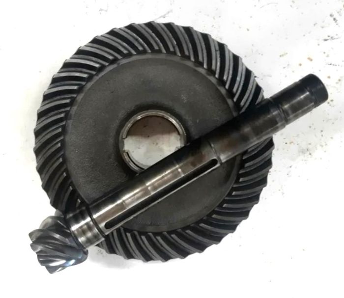 Deutz 02303033 Главная (коническая) пара Z=7/39