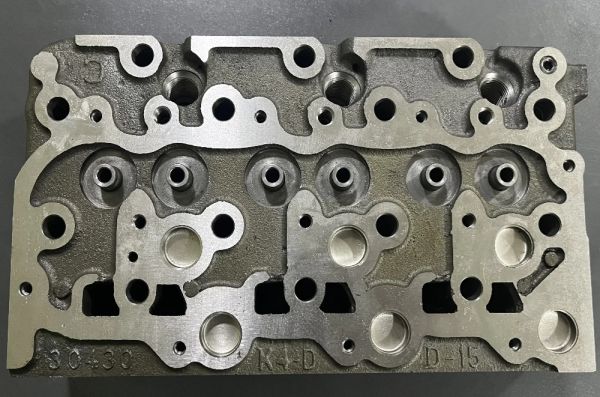 Kubota 1-1584 Головка блока цилиндров ГБЦ для D1403, D1503, D1703 Без клапанов