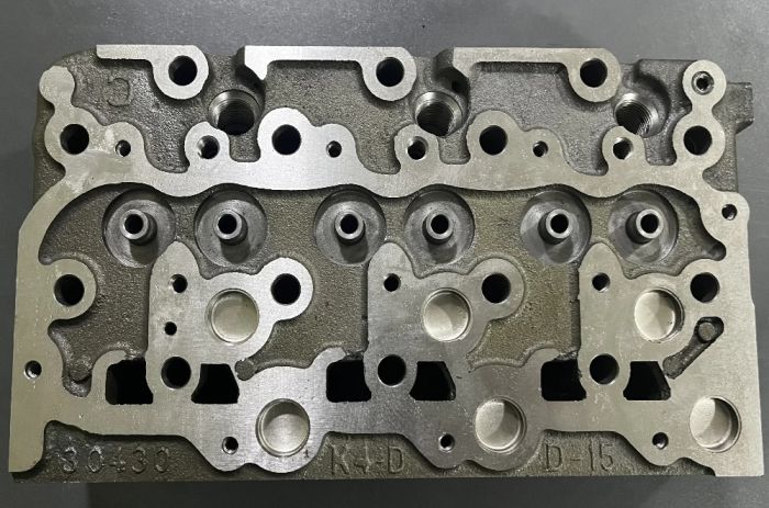 Kubota 1-1584 Головка блока цилиндров ГБЦ для D1403, D1503, D1703 Без клапанов