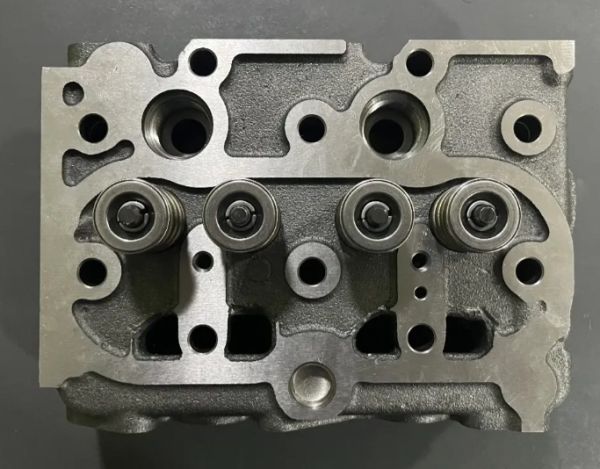 Kubota 15261-03043 Головка блока цилиндров ГБЦ Z500 В сборе с клапанами