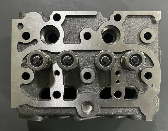 Kubota 15261-03043 Головка блока цилиндров ГБЦ Z500 В сборе с клапанами