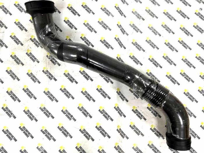 Komatsu 206-01-61111 Патрубок воздушный для PC200, PC210