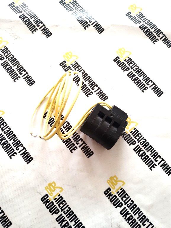 CNH 38400015 Соленоид 12vdc 12V