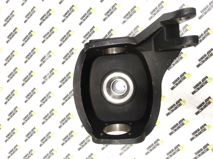 JCB 453/23303, 453/23102 Поворотный кулак для 531-70 540 570