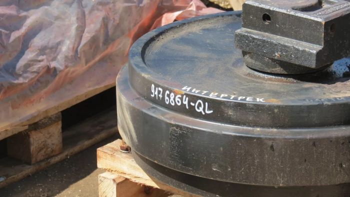 Колесо направляющее Hitachi ZX200 / ZX230 / ZX240 9176864