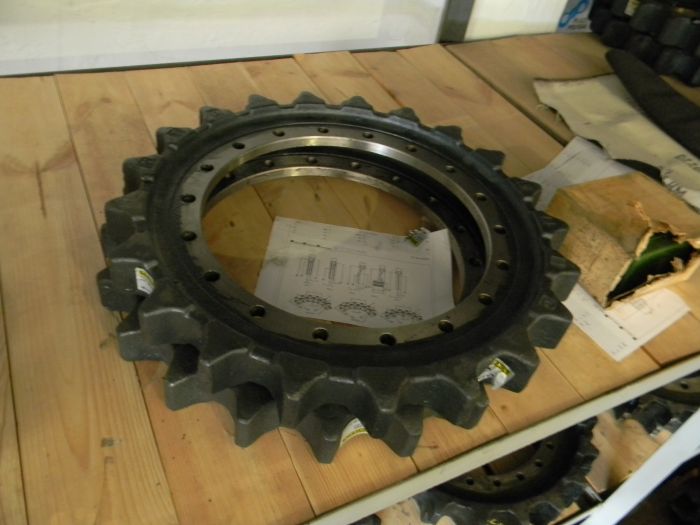 Звездочка ведущая Volvo EC240 14532401