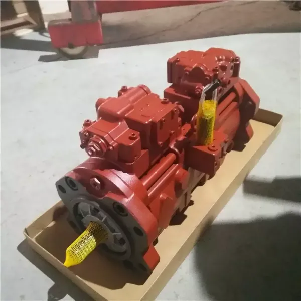 Основной гидравлический насос Hyundai R250LC-7 31N7-10010 K3V112DT