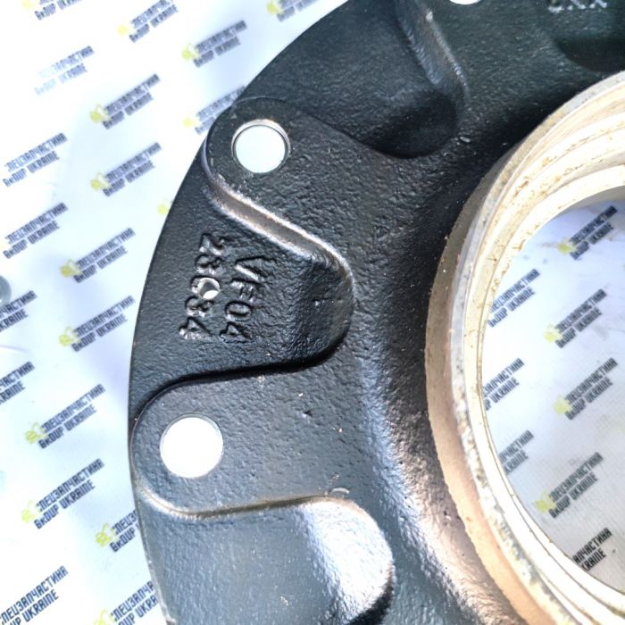 068056 (6194284M91, 87416108) Крышка ступицы Carraro
