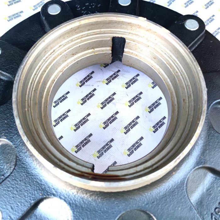 068056 (6194284M91, 87416108) Крышка ступицы Carraro