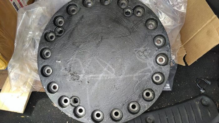 Крышка бортового редуктора 1032596 Hitachi ZX330-3