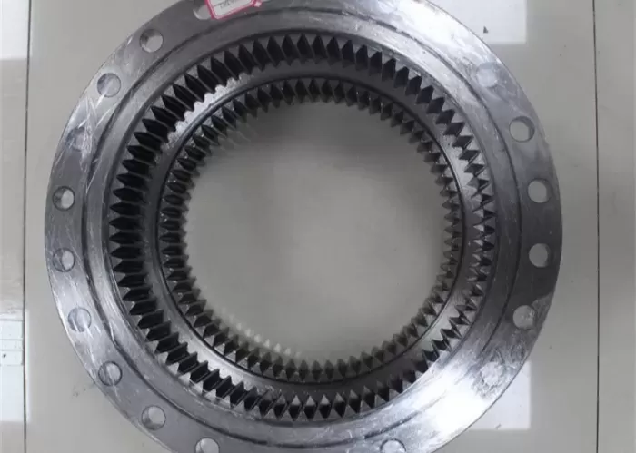 Корпус бортового редуктора 1025787 Hitachi ZX200 ZX220 (Хитачи)