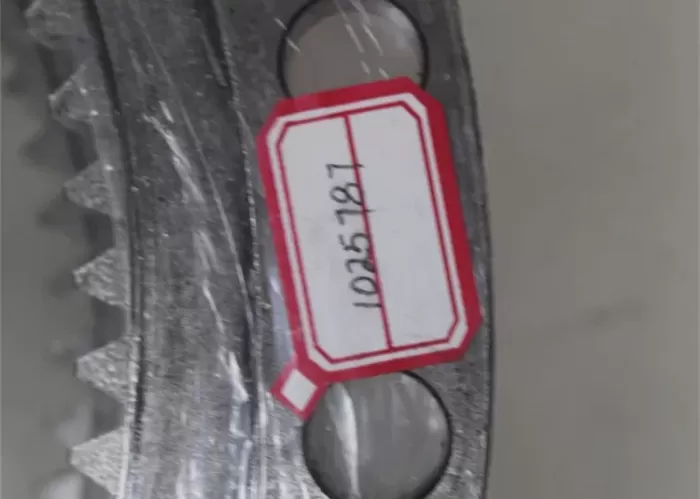 Корпус бортового редуктора 1025787 Hitachi ZX200 ZX220 (Хитачи)