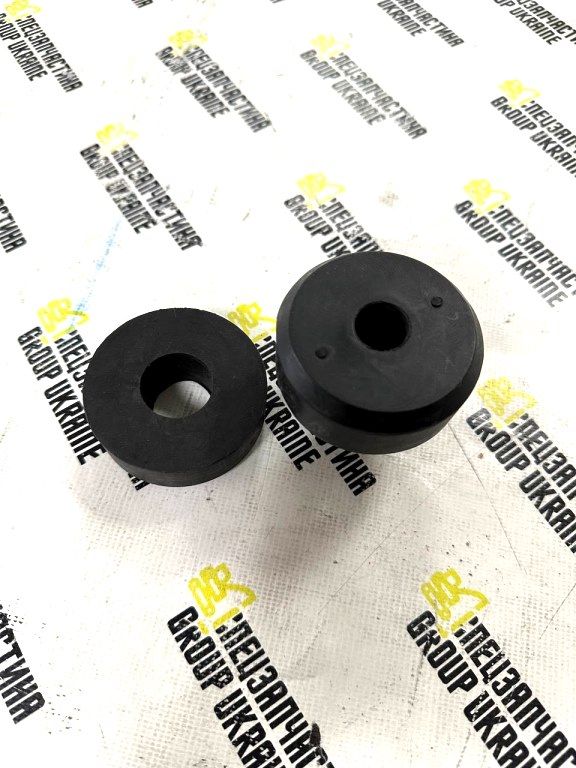 JCB 242/00392 Подушка двигателя для 524, 527